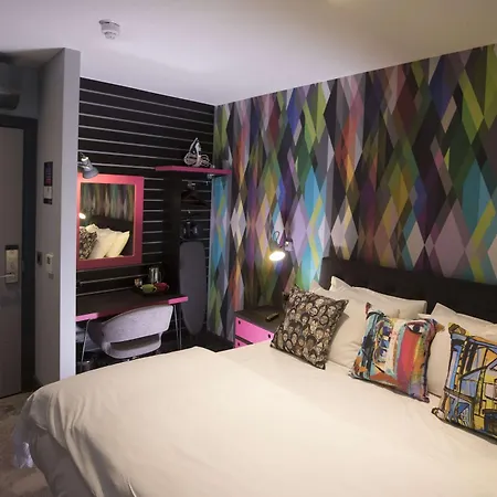Village Bristol Hotel Filton