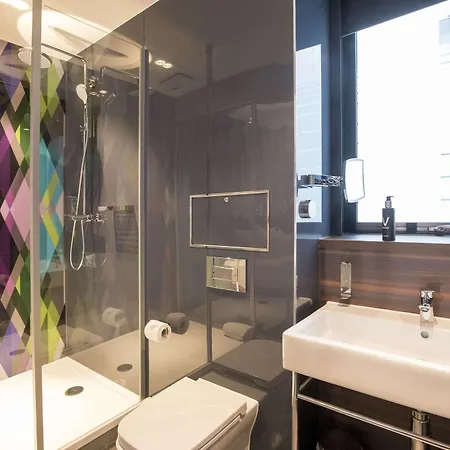Village Bristol Hotel 4*
