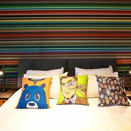 Hotel Village Bristol
