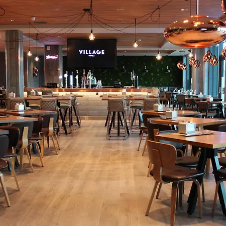 Village Bristol 4*